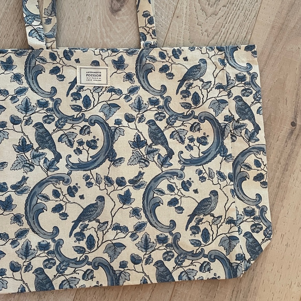 Sezane & Antoinette Poissons Blue floral Bird Print Totebag. - Picture 7 of 7
